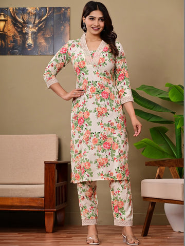 Women Floral Printed Regular Kurta with Trousers